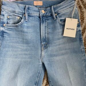 Mother Jeans NWT / sz 26. Insider step fray crops